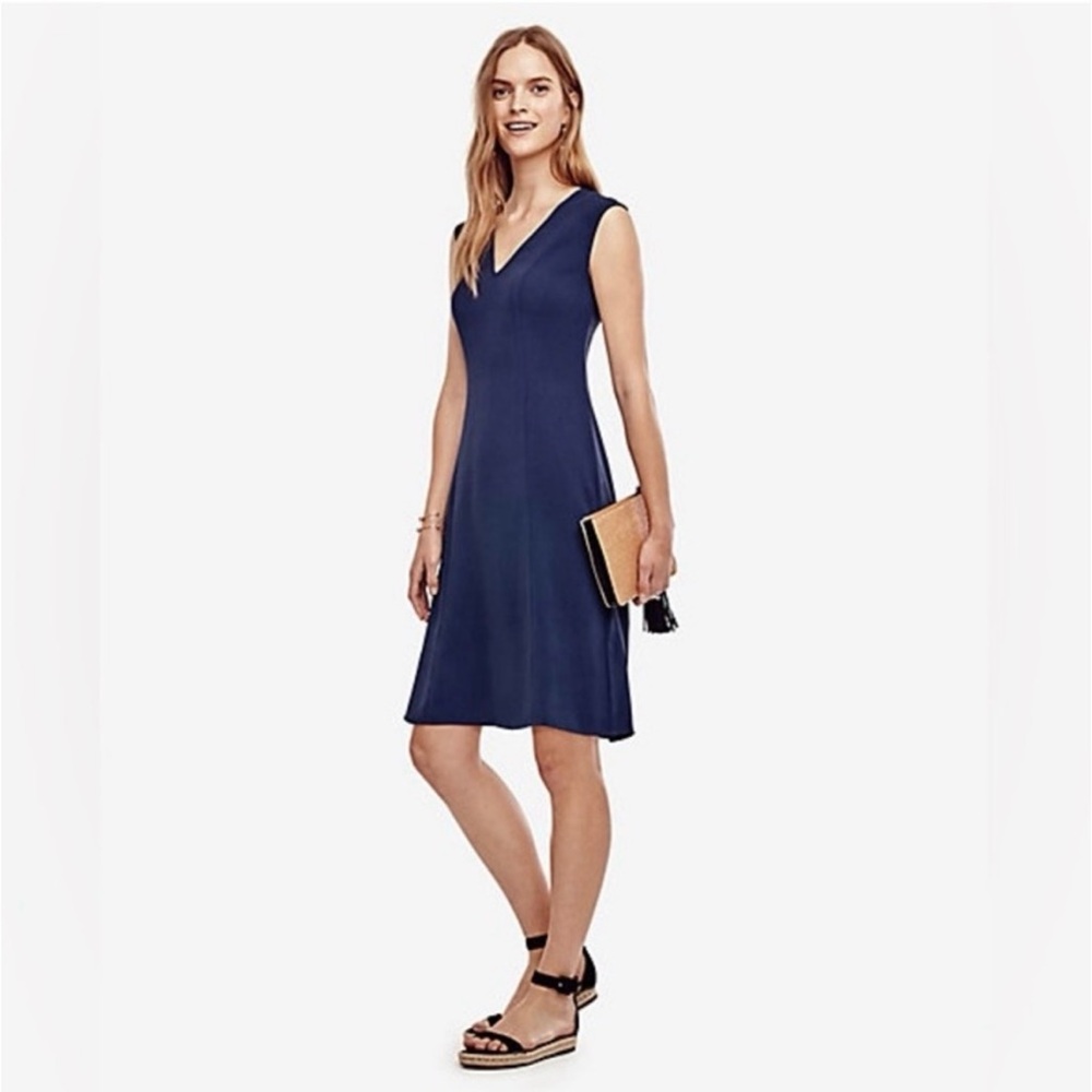 NWT Ann Taylor Navy V-Neck Dress, 00P